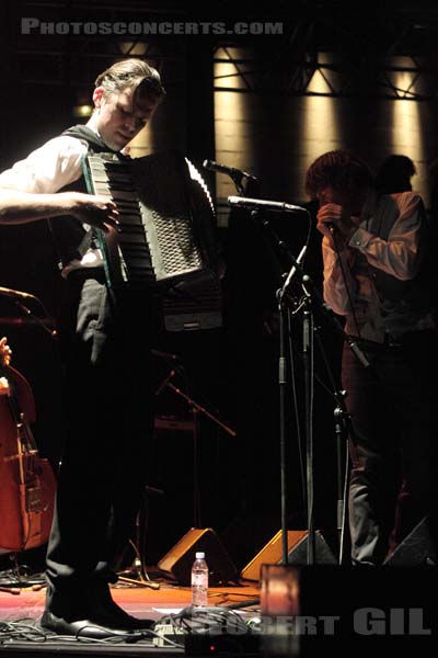 AND ALSO THE TREES - 2009-10-30 - PARIS - Cafe de la Danse - Simon Huw Jones - Justin Jones